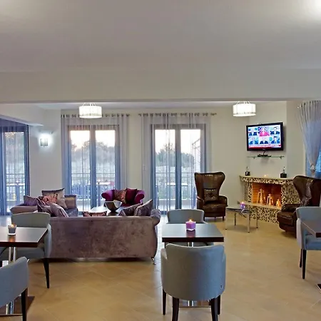 Carme Kalyke * 罗希姆诺